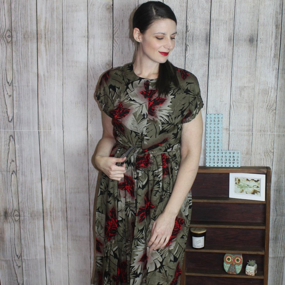 Vintage Floral Midi Skirt - Picture 2 of 10